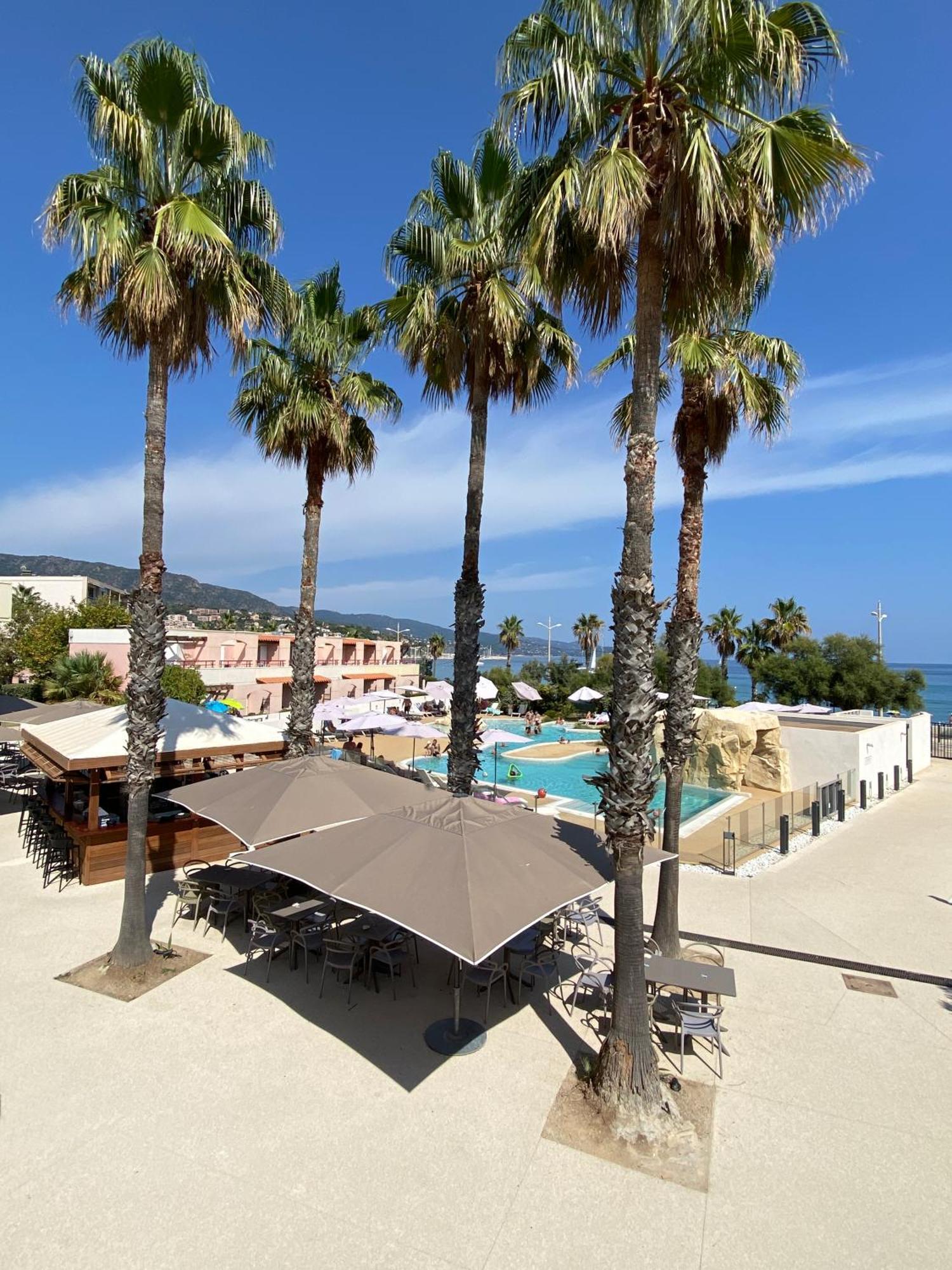 Kaliope Hotel & Residence By Oustal Del Mar Le Lavandou Exteriör bild